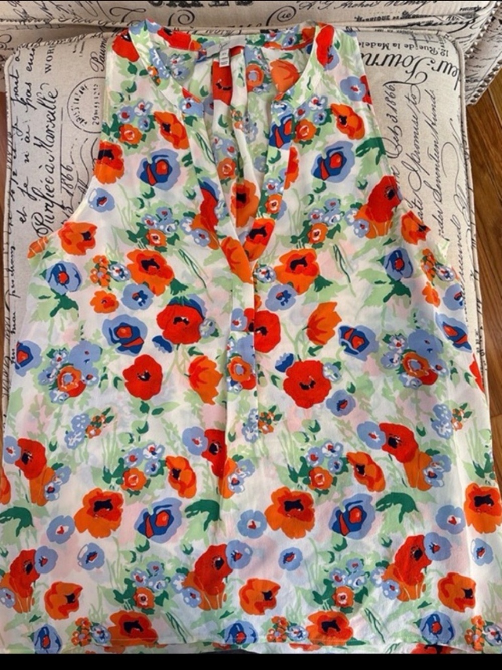 Joie 100% Silk Floral blouse in Size XS
